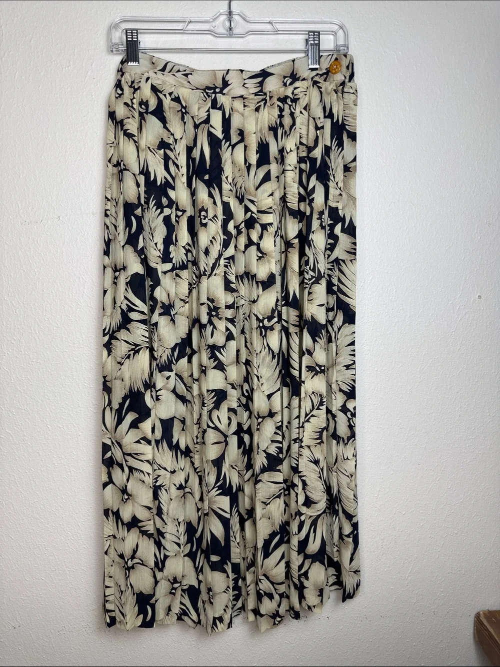 Vintage Black and Cream Floral Pleated Maxi Skirt